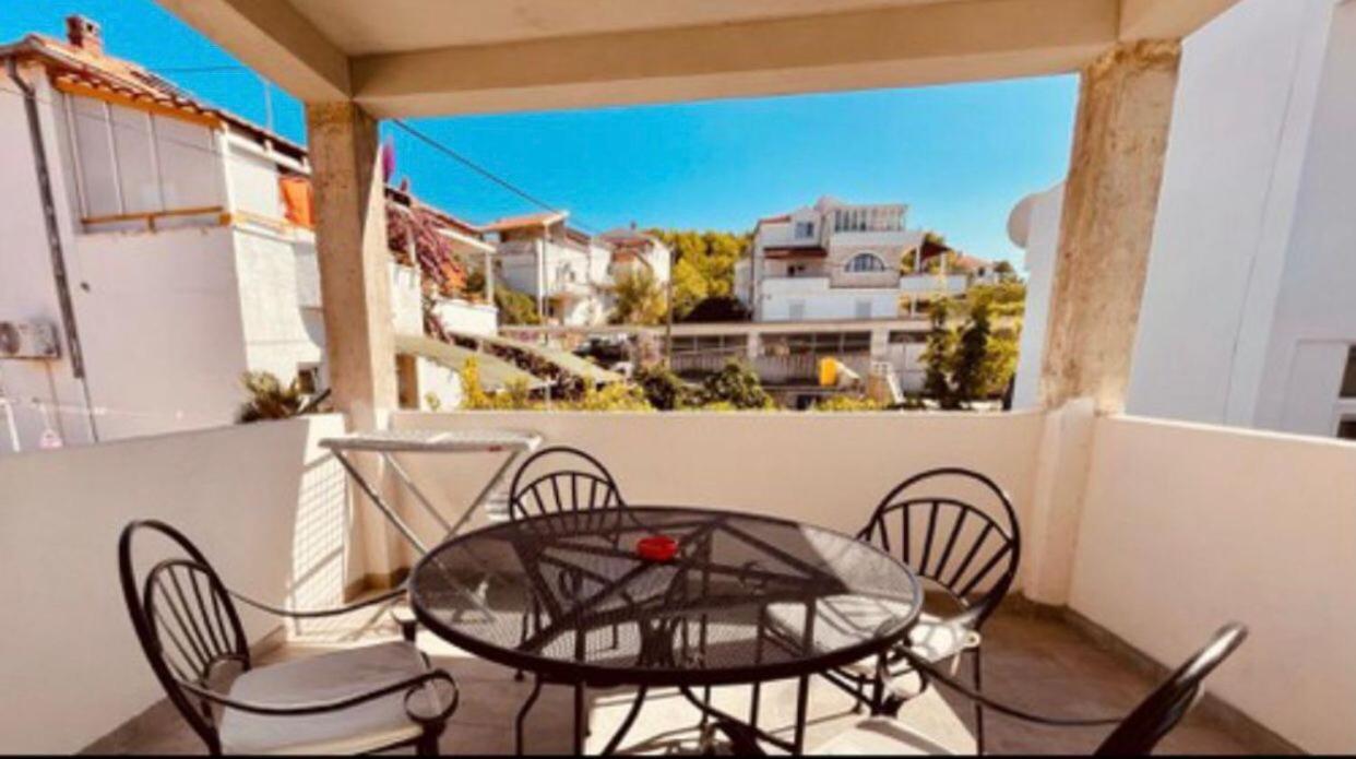 Apartments Martina Tisno Exterior photo